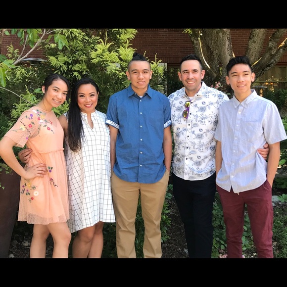 Meet your Posher, Leah - Picture 3 of 8